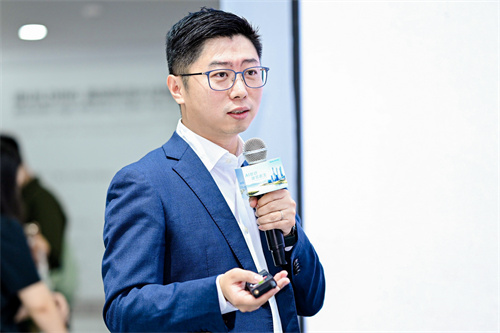 AI智啟建筑新生！美的樓宇科技閃耀2025中國國際制冷展